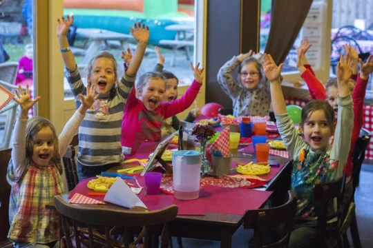 Samen aan de feesttafel